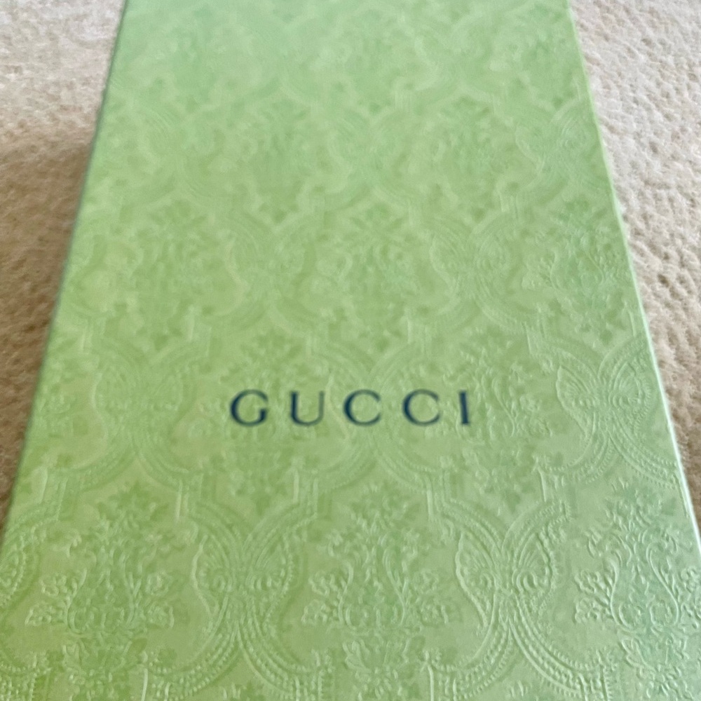 I’m a US men’s 8. This is Gucci 5.5 so US 6. They run super big. Fits me fine. - Picture 4 of 4